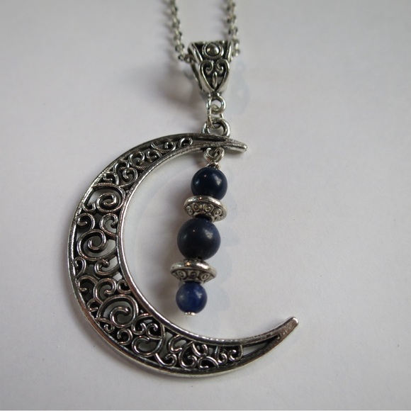 Silver filigree moon pendant with lapis lazuli, 18” chain - Picture 5 of 8